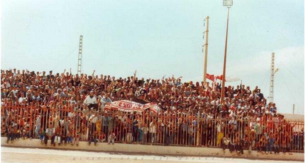 LE TELAGH LE FOOT ET SES SUPPORTERS.JPG